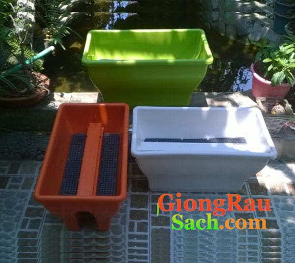 Chậu hoa kẹp lan can hình chữ nhật