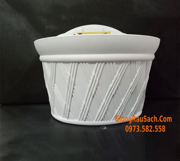 Chậu nhựa trồng hoa ốp tường ban công